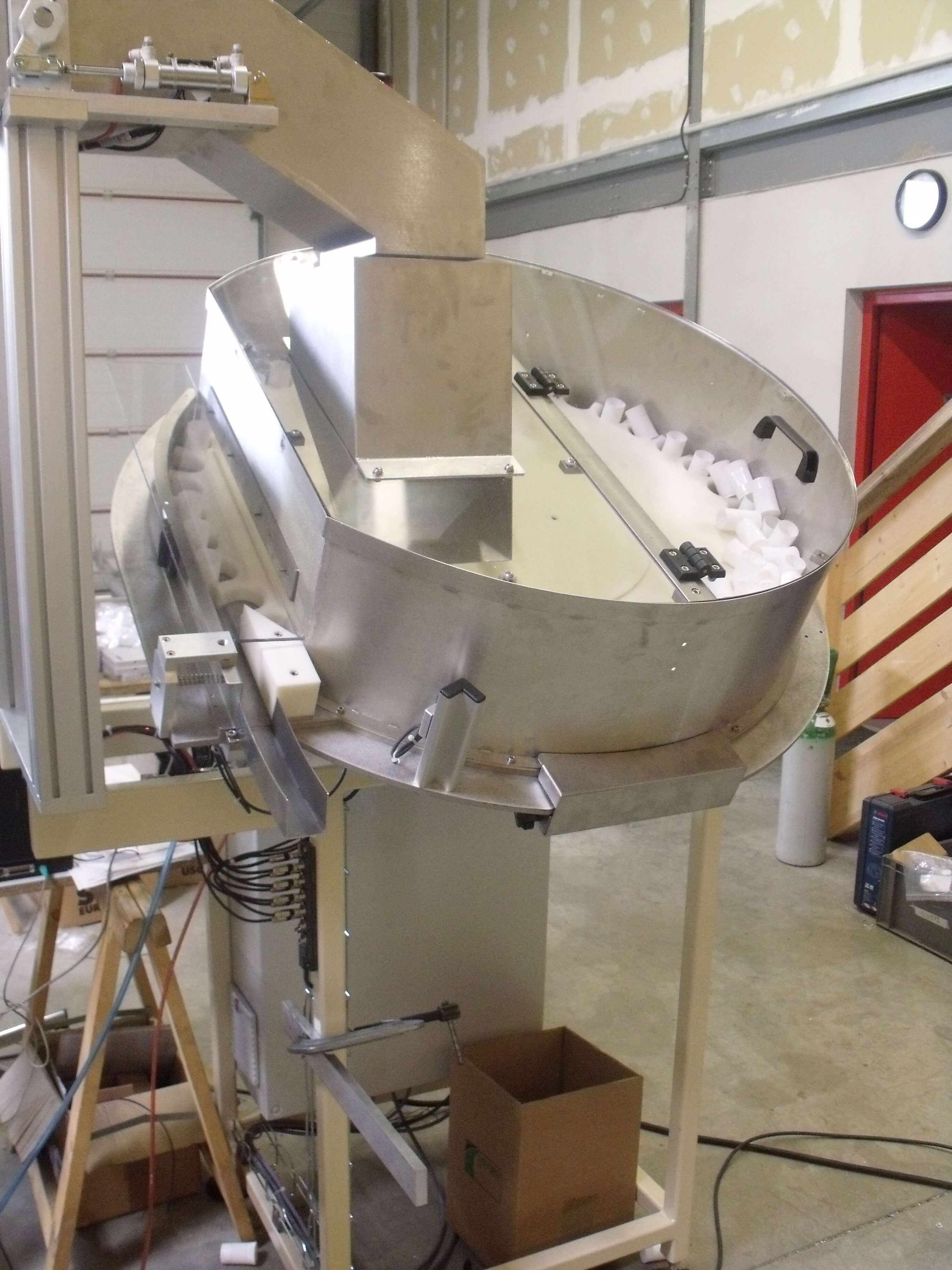 2- Cavity bowl feeder 